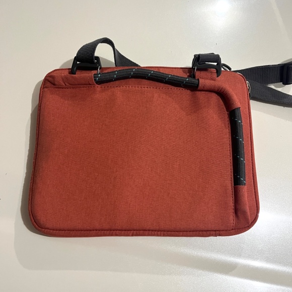 STM Stash for Ipad and Tablet Case - Picture 7 of 7